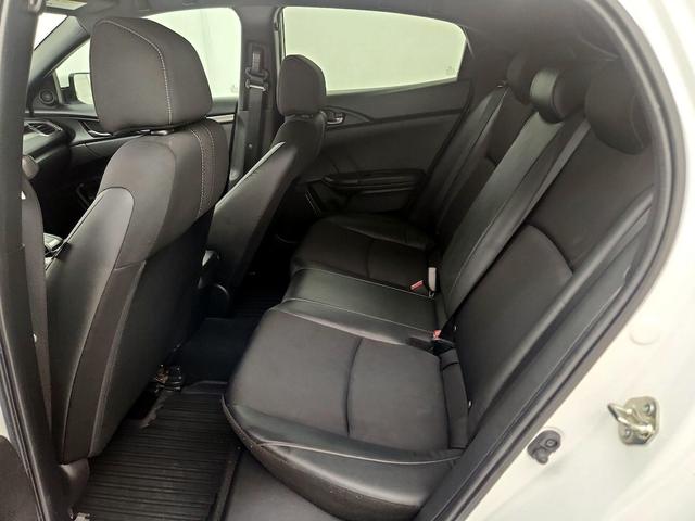 Photo of 2021 White Honda Civic