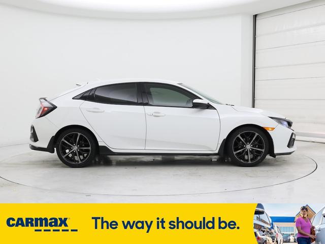 Photo of 2021 White Honda Civic