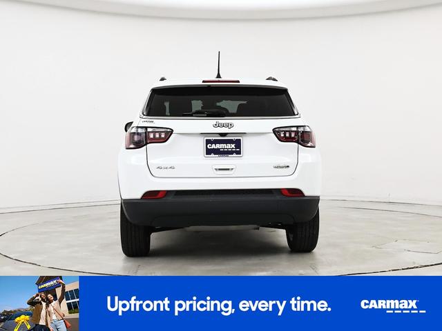 Photo of 2022 White Jeep Compass