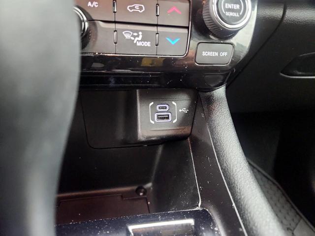 Photo of 2022 White Jeep Compass