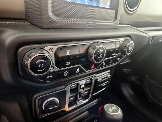 Photo of 2020 Black Jeep Wrangler