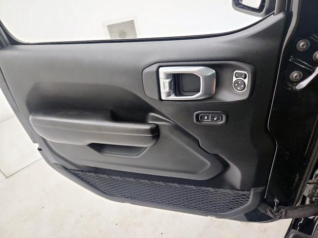 Photo of 2020 Black Jeep Wrangler
