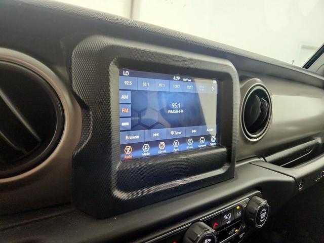 Photo of 2020 Black Jeep Wrangler
