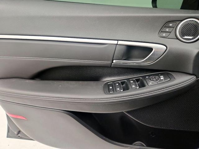 Photo of 2022 Black Hyundai SONATA