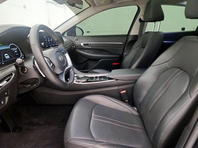 Photo of 2022 Black Hyundai SONATA