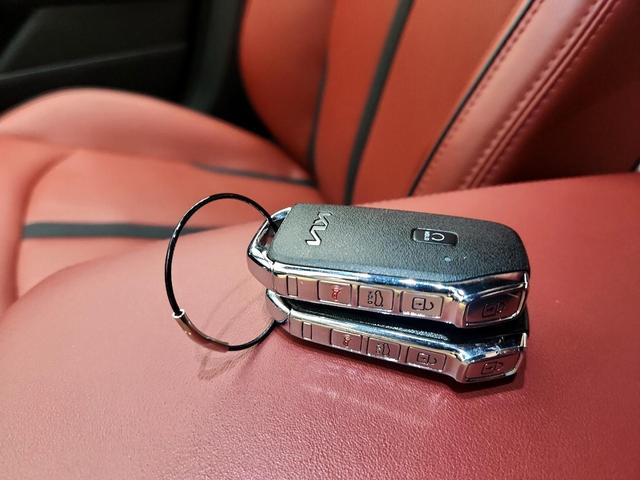 Photo of 2023 Black Kia K5