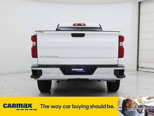 Photo of 2022 White Chevrolet Silverado 1500