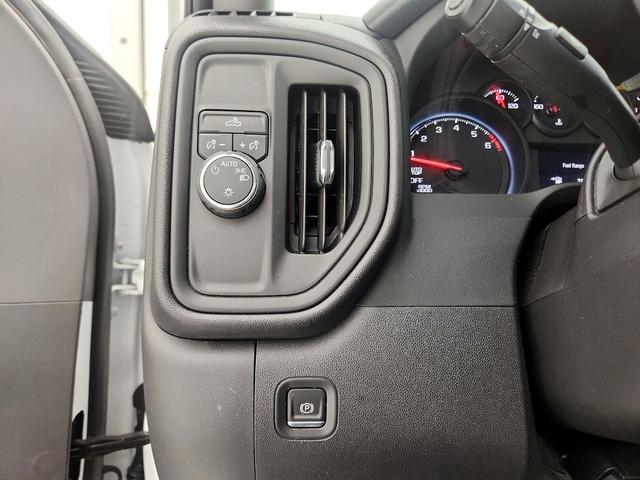 Photo of 2022 White Chevrolet Silverado 1500