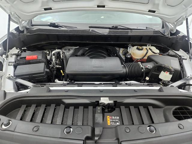 Photo of 2022 White Chevrolet Silverado 1500