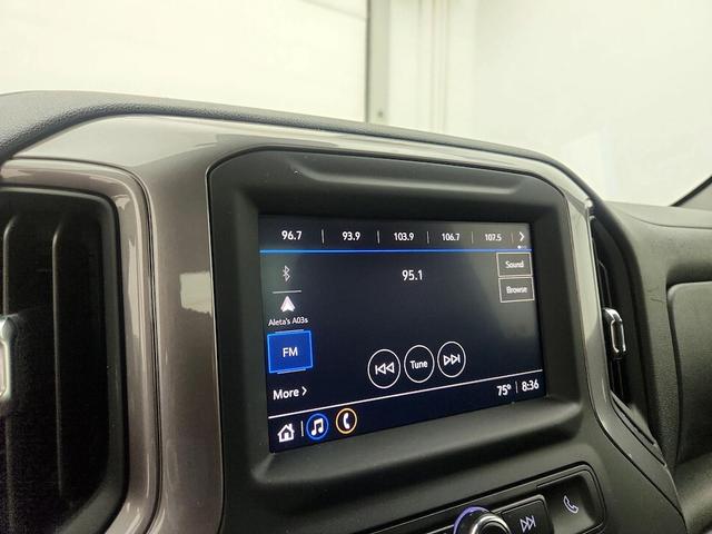 Photo of 2022 White Chevrolet Silverado 1500