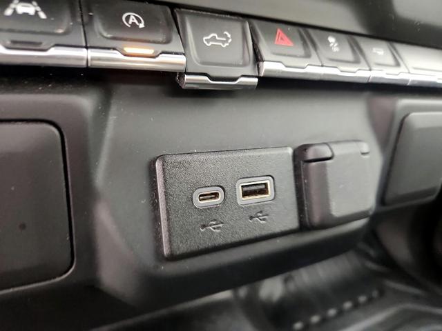 Photo of 2022 White Chevrolet Silverado 1500