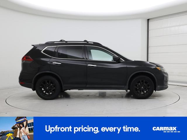 Photo of 2018 Black Nissan Rogue