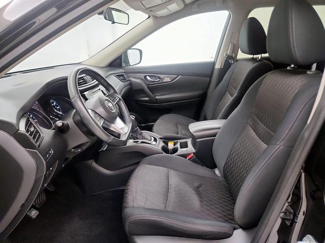 Photo of 2018 Black Nissan Rogue