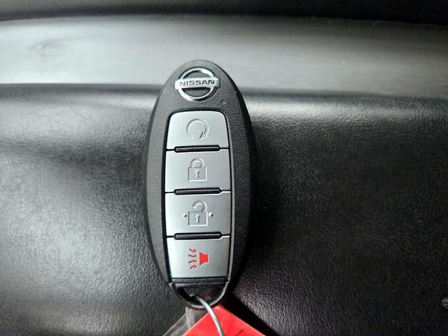 Photo of 2020 Black Nissan Murano