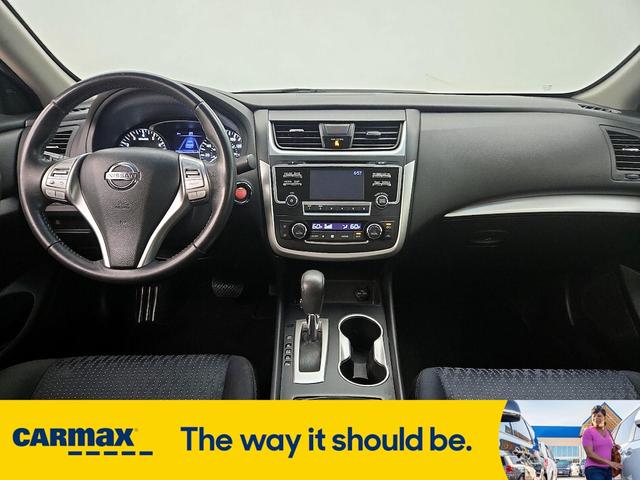 Photo of 2016 Black Nissan Altima