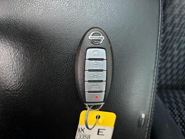 Photo of 2016 Black Nissan Altima