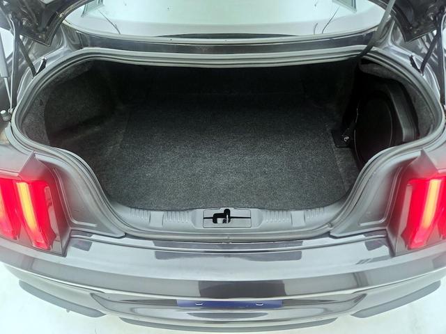 Photo of 2022 Black Ford Mustang