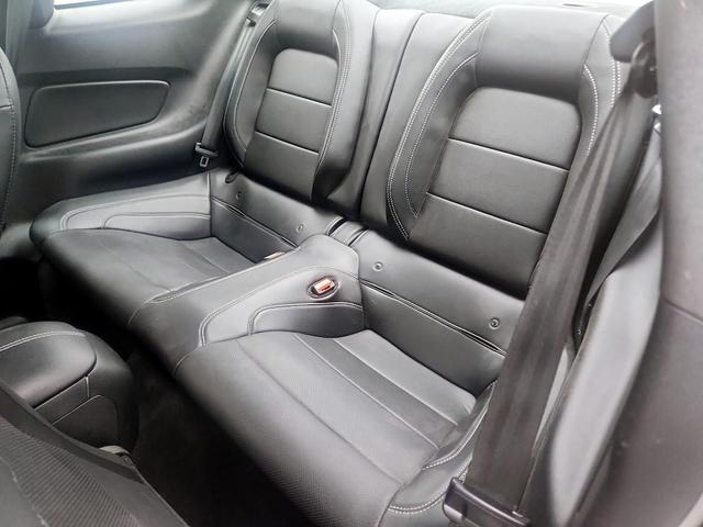 Photo of 2022 Black Ford Mustang