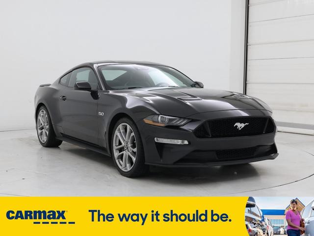 Photo of 2022 Black Ford Mustang