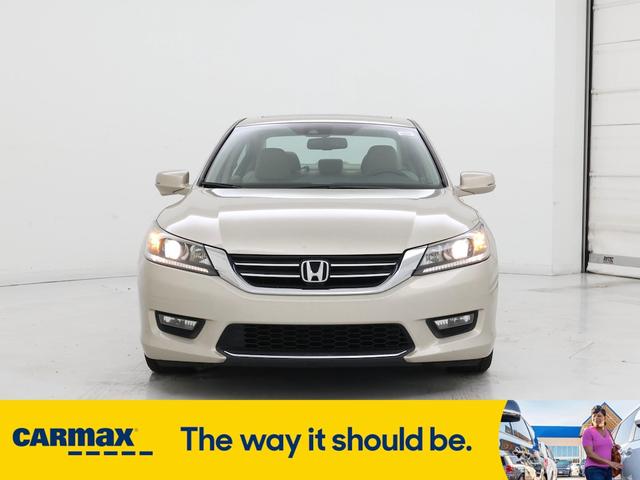 Photo of 2015 Gold Honda Accord