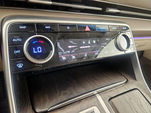 Photo of 2022 Silver Genesis GV80