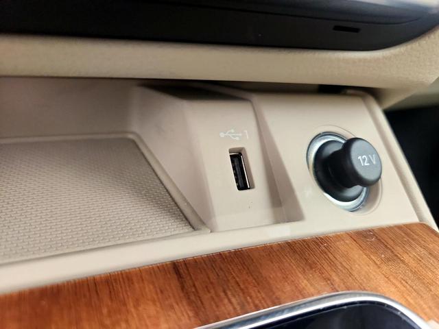 Photo of 2021 White Audi Q5