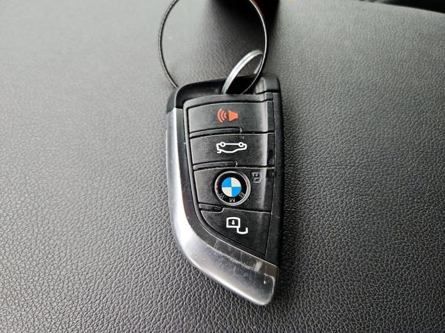 Photo of 2021 White BMW X3