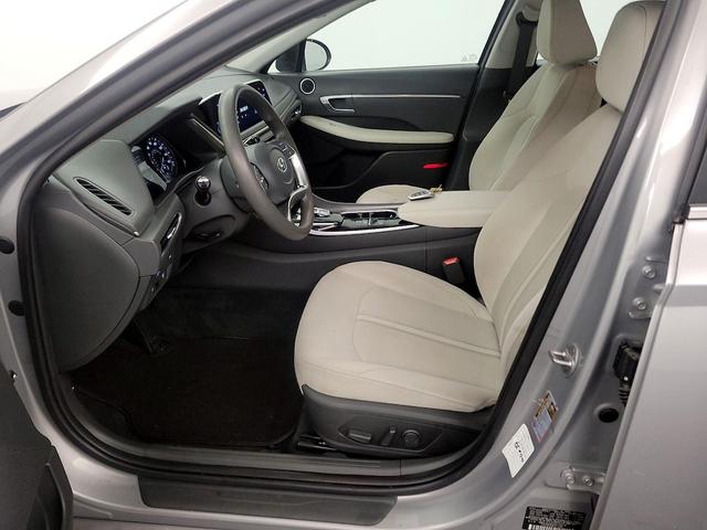 Photo of 2023 Silver Hyundai SONATA