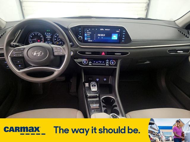 Photo of 2023 Silver Hyundai SONATA