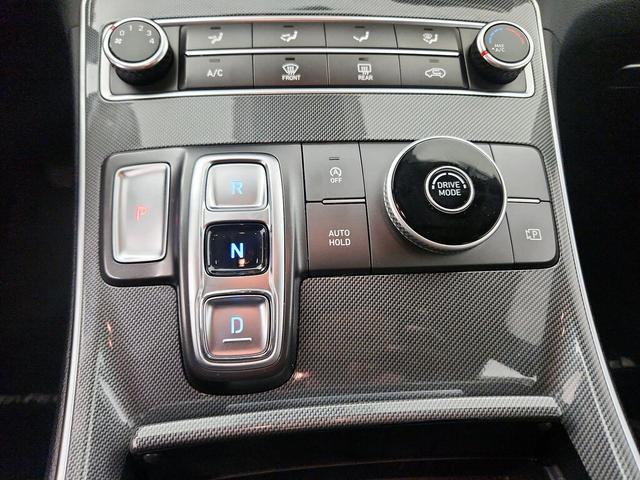 Photo of 2021 White Hyundai SANTA FE
