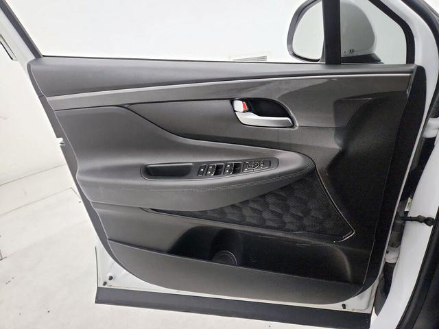 Photo of 2021 White Hyundai SANTA FE