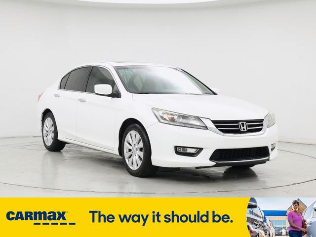 Photo of 2013 White Honda Accord