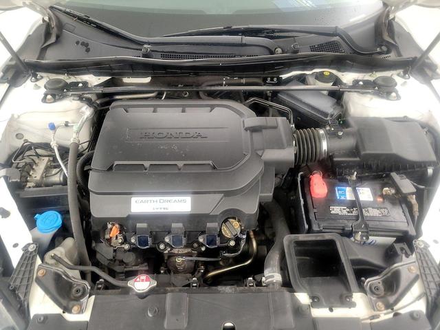 Photo of 2013 White Honda Accord