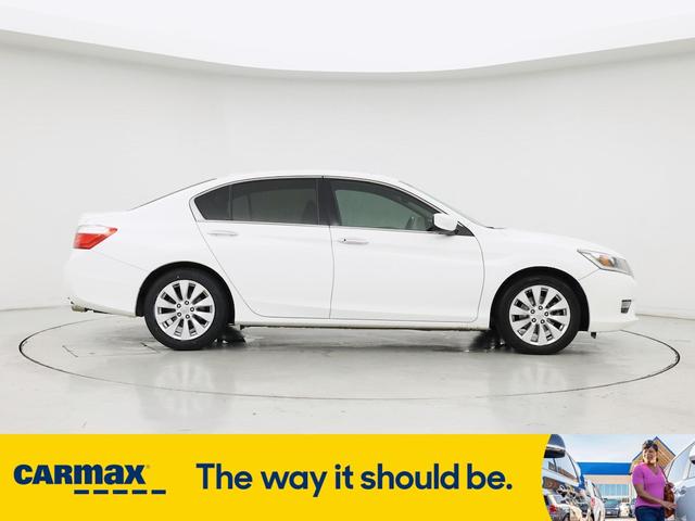 Photo of 2013 White Honda Accord