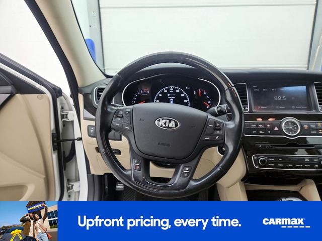 Photo of 2015 White Kia Cadenza