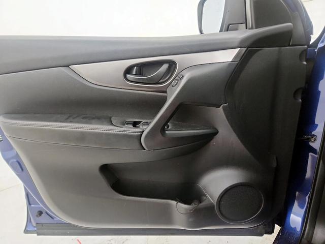Photo of 2021 Blue Nissan Rogue Sport