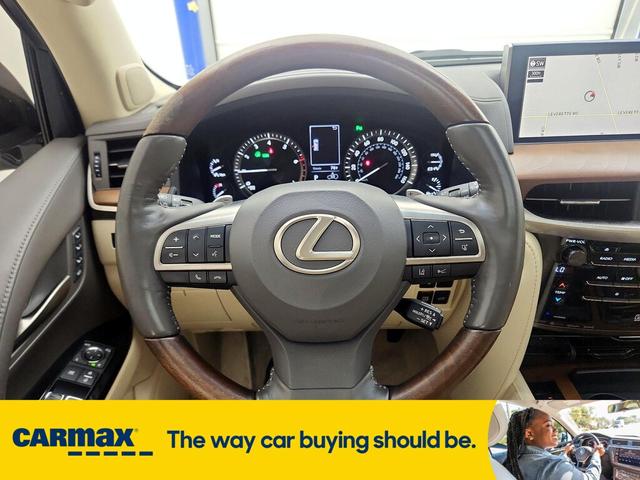 Photo of 2019 White Lexus LX 570