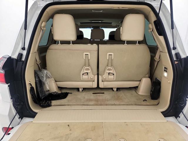 Photo of 2019 White Lexus LX 570