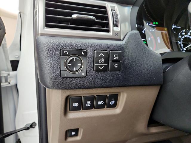 Photo of 2022 White Lexus GX 460