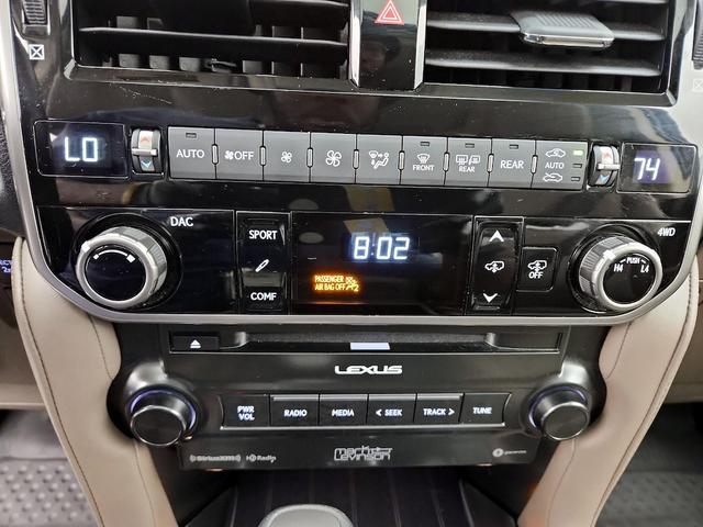 Photo of 2022 White Lexus GX 460