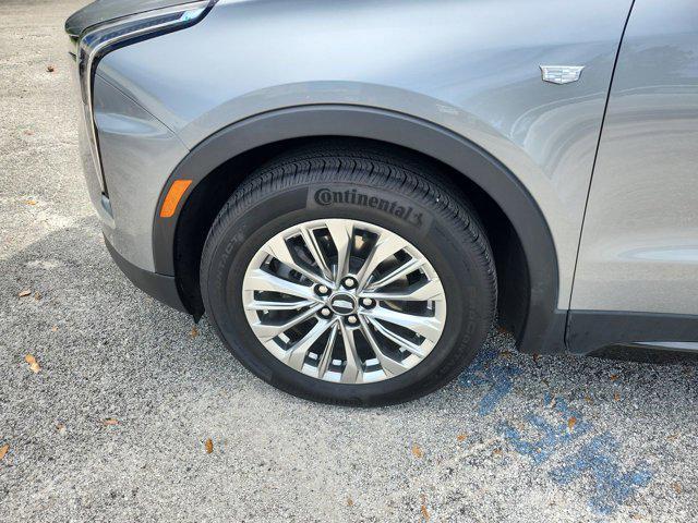 Photo of 2024 Argent Silver Metallic Cadillac XT4