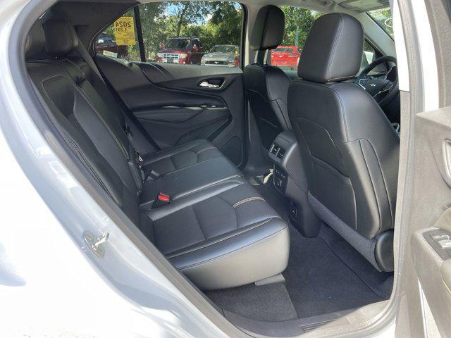 Photo of 2024 Summit White Chevrolet Equinox