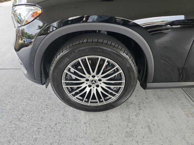 Photo of 2024 Black Mercedes-Benz GLC 300