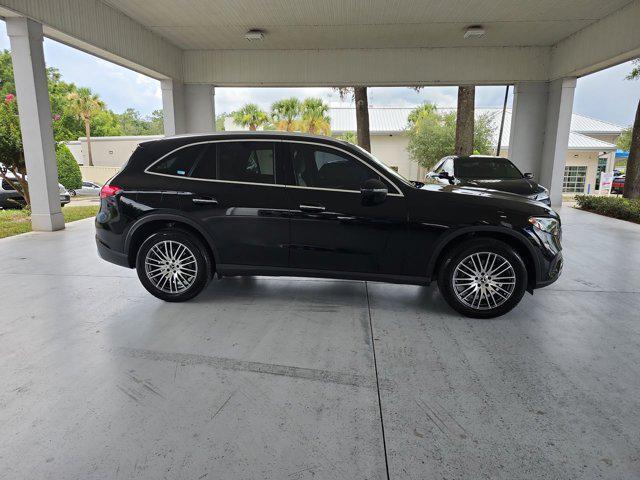 Photo of 2024 Black Mercedes-Benz GLC 300
