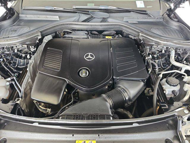 Photo of 2024 Black Mercedes-Benz GLC 300