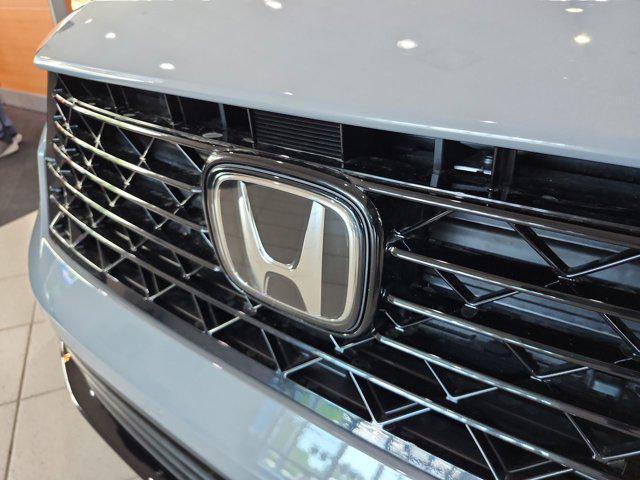 Photo of 2025 Urban Gray Pearl Honda Accord Hybrid