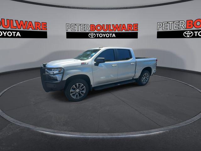 Photo of 2022 Silver Ice Metallic Chevrolet Silverado 1500 Limited