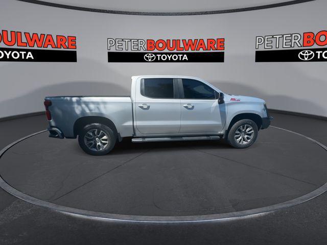 Photo of 2022 Silver Ice Metallic Chevrolet Silverado 1500 Limited