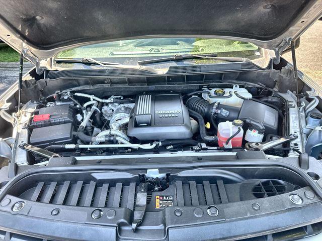 Photo of 2022 Silver Ice Metallic Chevrolet Silverado 1500 Limited
