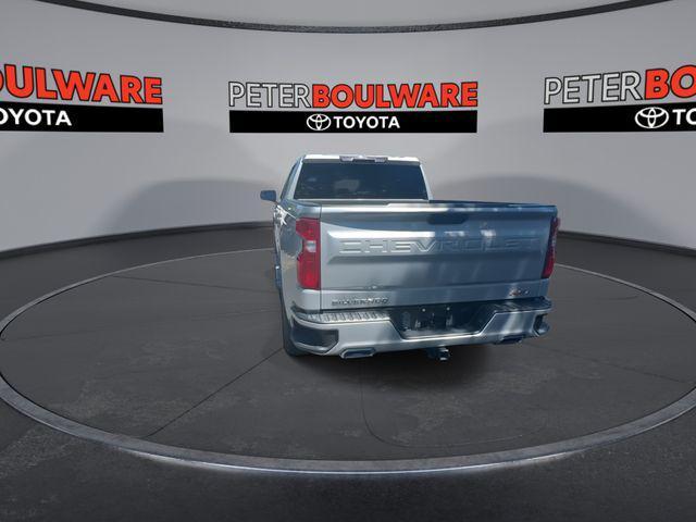Photo of 2022 Silver Ice Metallic Chevrolet Silverado 1500 Limited
